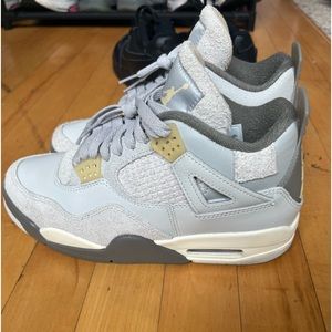Jordan 4 Retro SE Craft Photon Dust